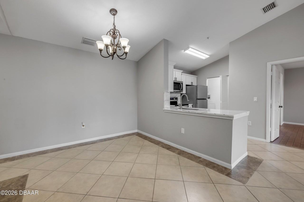 940 Village Trl #4-306 - Photo 5 of 50