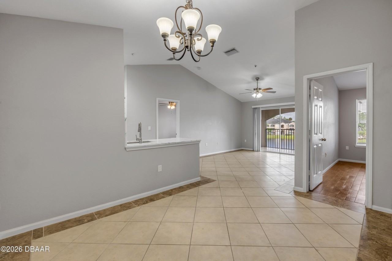 940 Village Trl #4-306 - Photo 6 of 50