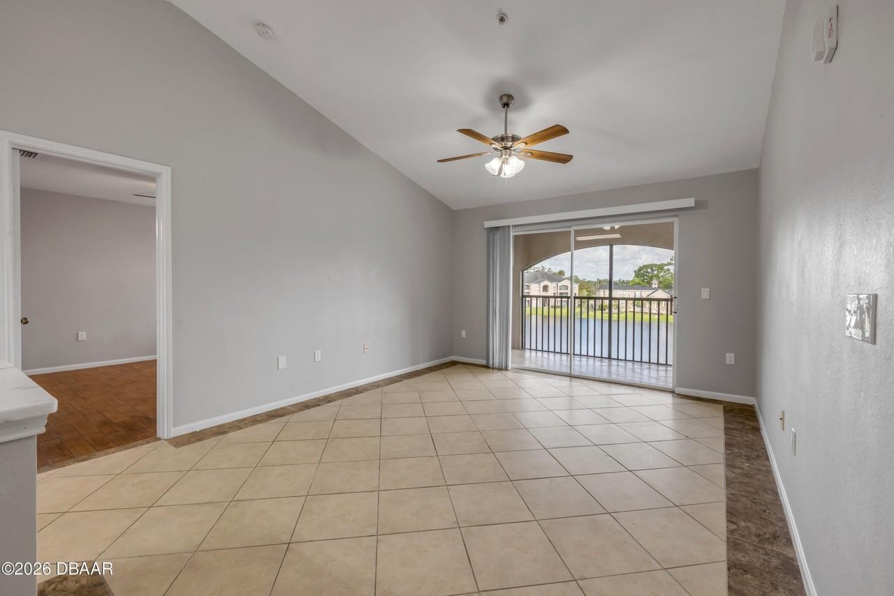 940 Village Trl #4-306 - Photo 7 of 50