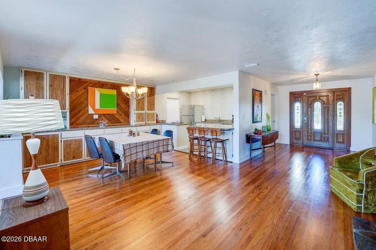 1286 John Anderson Dr - Photo 4 of 50