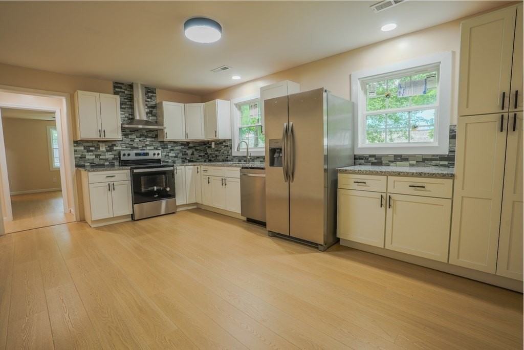 1821 Freeport Rd Nw - Photo 2 of 14