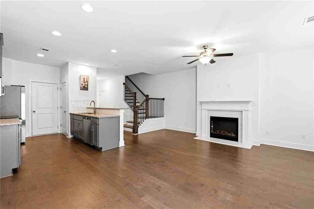 6456 Scudders Dr - Photo 4 of 26
