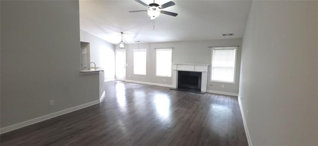 439 Red Bud Rd - Photo 2 of 21