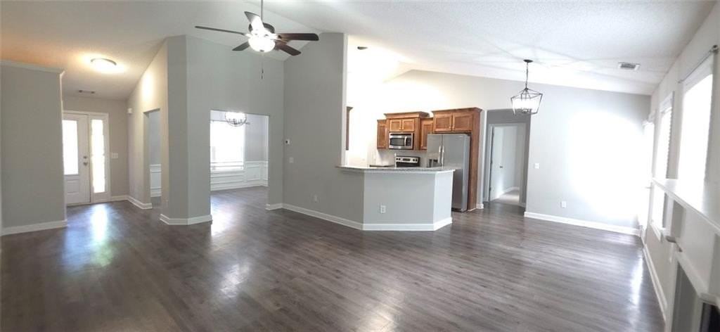 439 Red Bud Rd - Photo 4 of 21