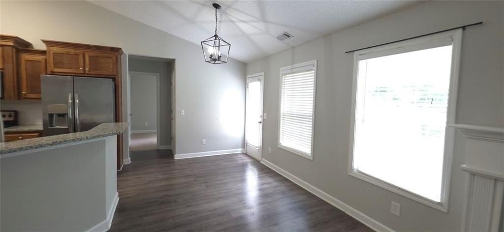 439 Red Bud Rd - Photo 5 of 21