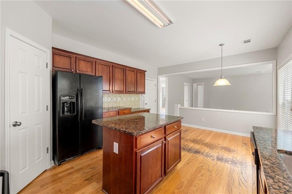 28 Crystal Way - Photo 5 of 22