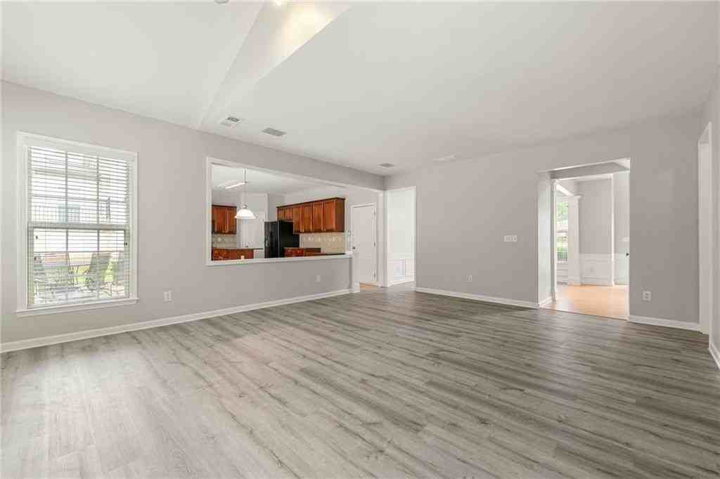 28 Crystal Way - Photo 6 of 22