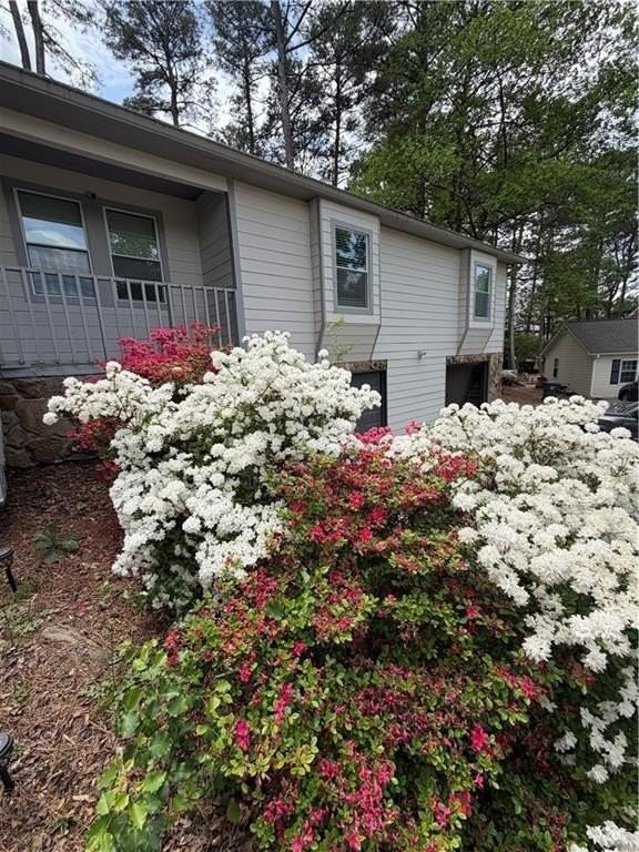 325 Little Rock Ct - Photo 2 of 12