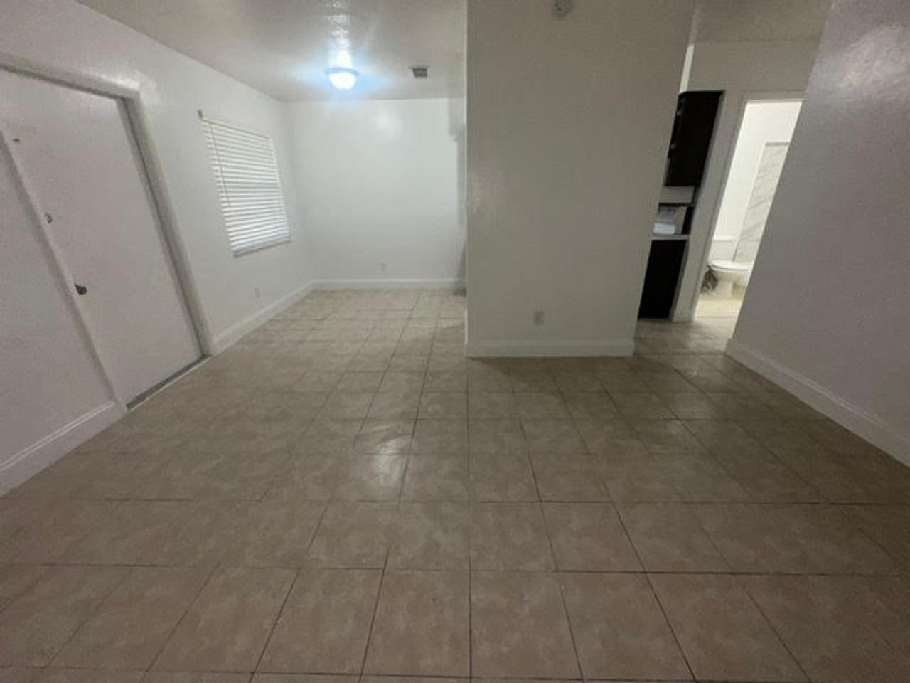 4931 SW 65 Ave - Photo 4 of 8