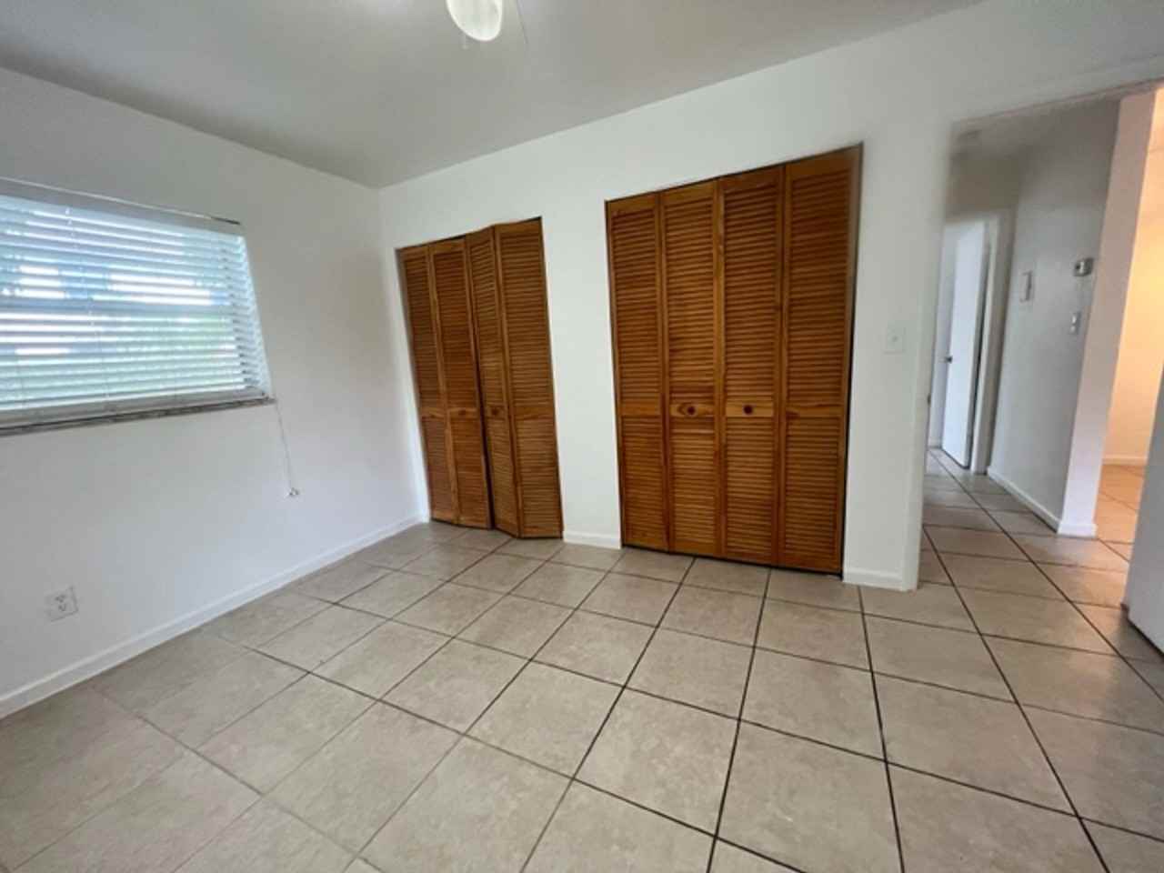 4931 SW 65 Ave - Photo 6 of 8