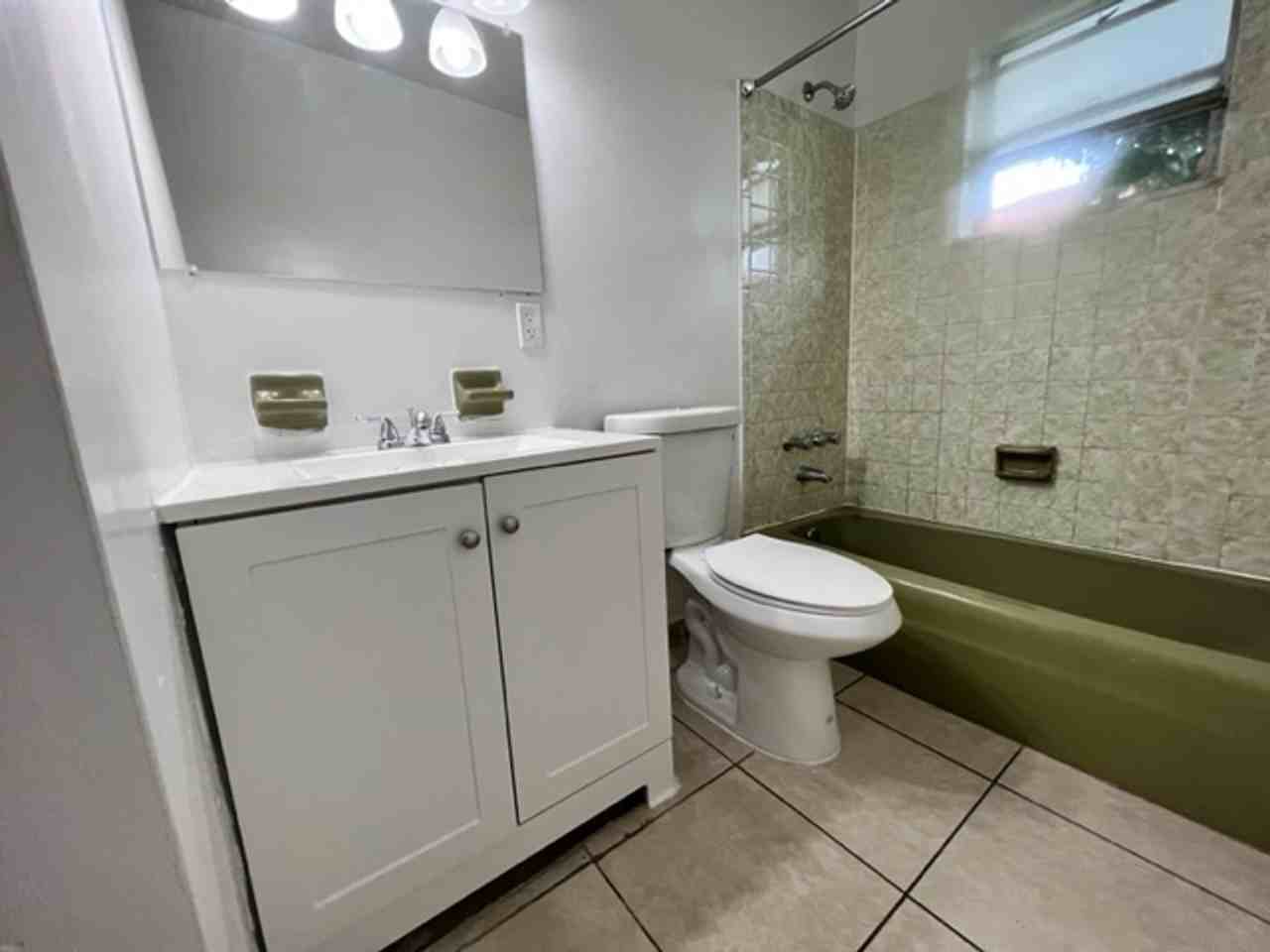 4931 SW 65 Ave - Photo 7 of 8