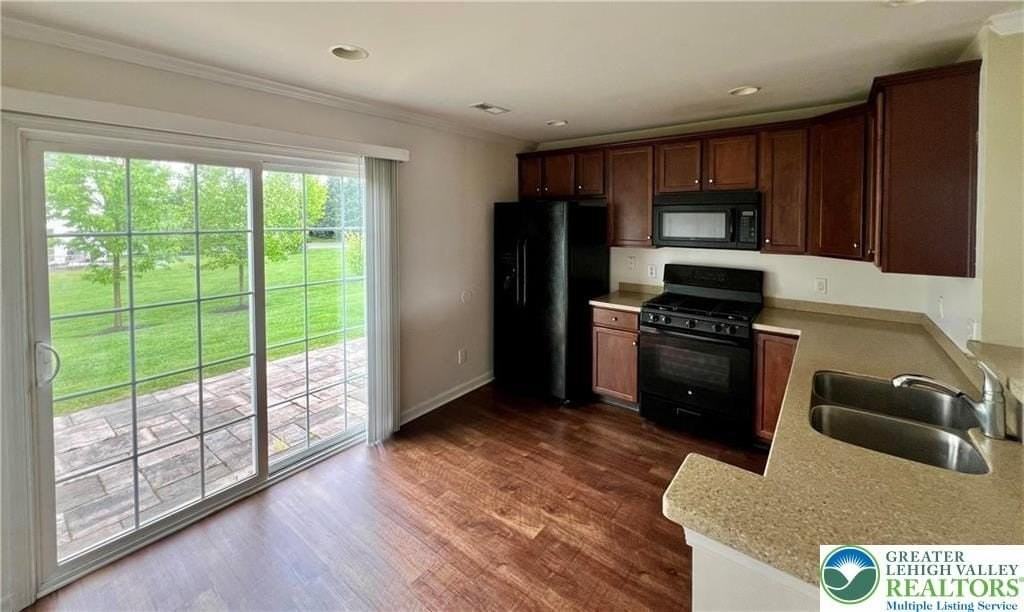 8395 Saylor Ct - Photo 5 of 13