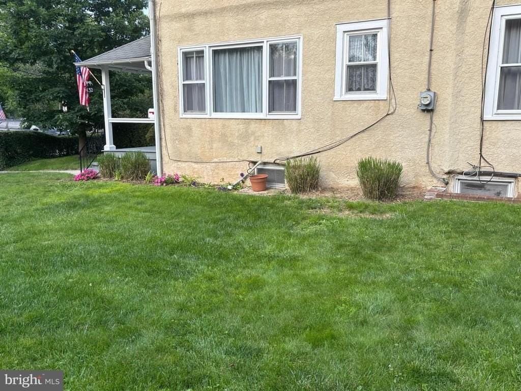 132 Plant Ave - Photo 3 of 16