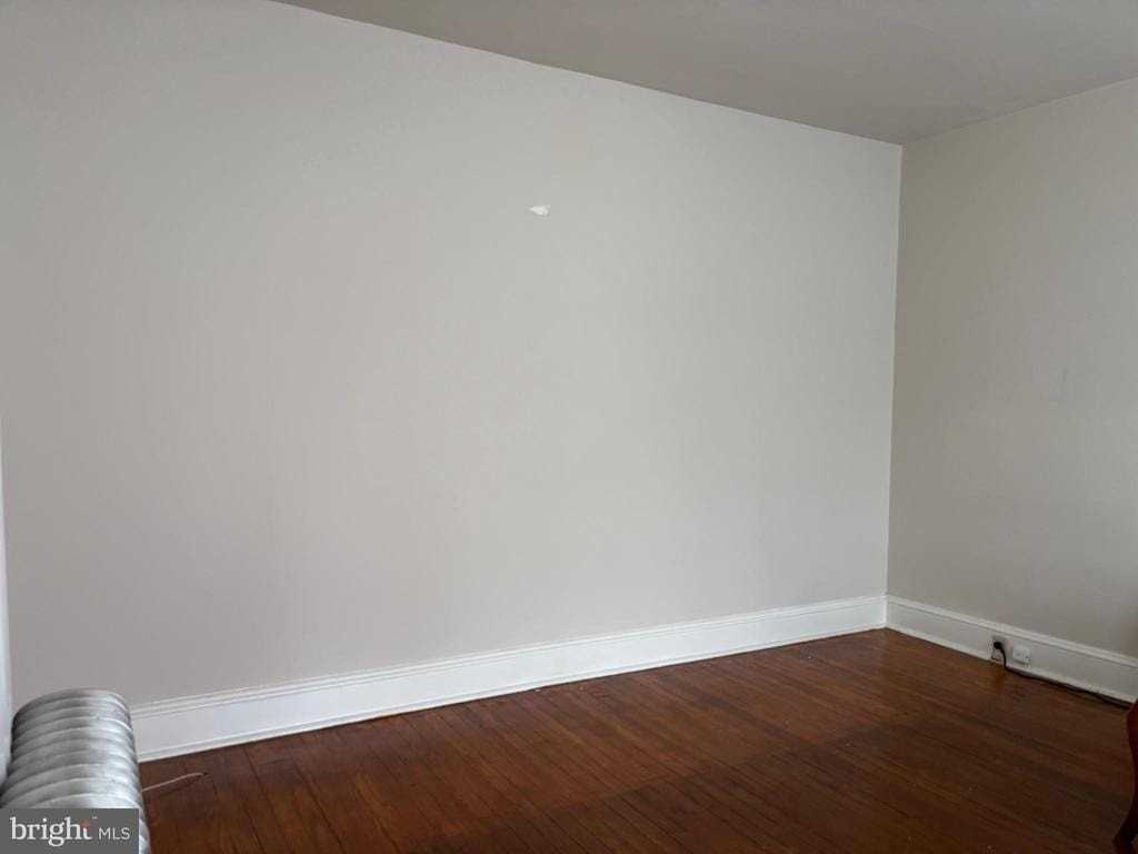 132 Plant Ave - Photo 6 of 16