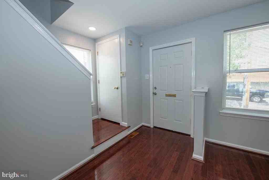 1216 Ogden St - Photo 5 of 49