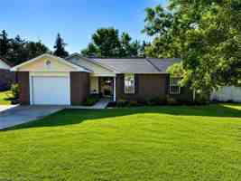 featured image of 40 Grand Maple Dr