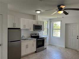 featured image of 661 Nw 21st Ter #2