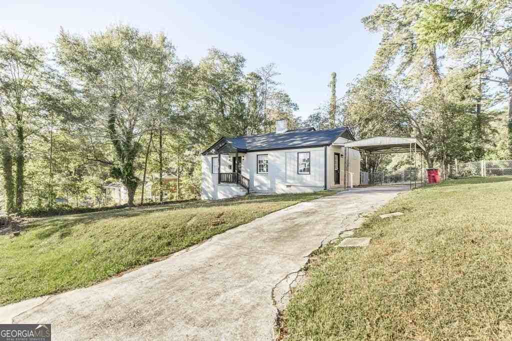 1930 Northbrook Ave - Photo 2 of 10