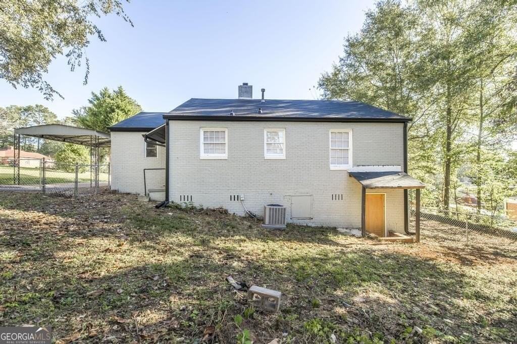 1930 Northbrook Ave - Photo 5 of 10