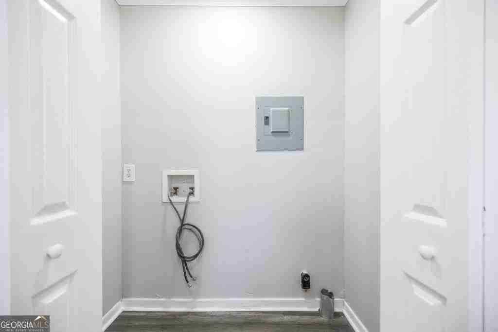 1930 Northbrook Ave - Photo 6 of 10