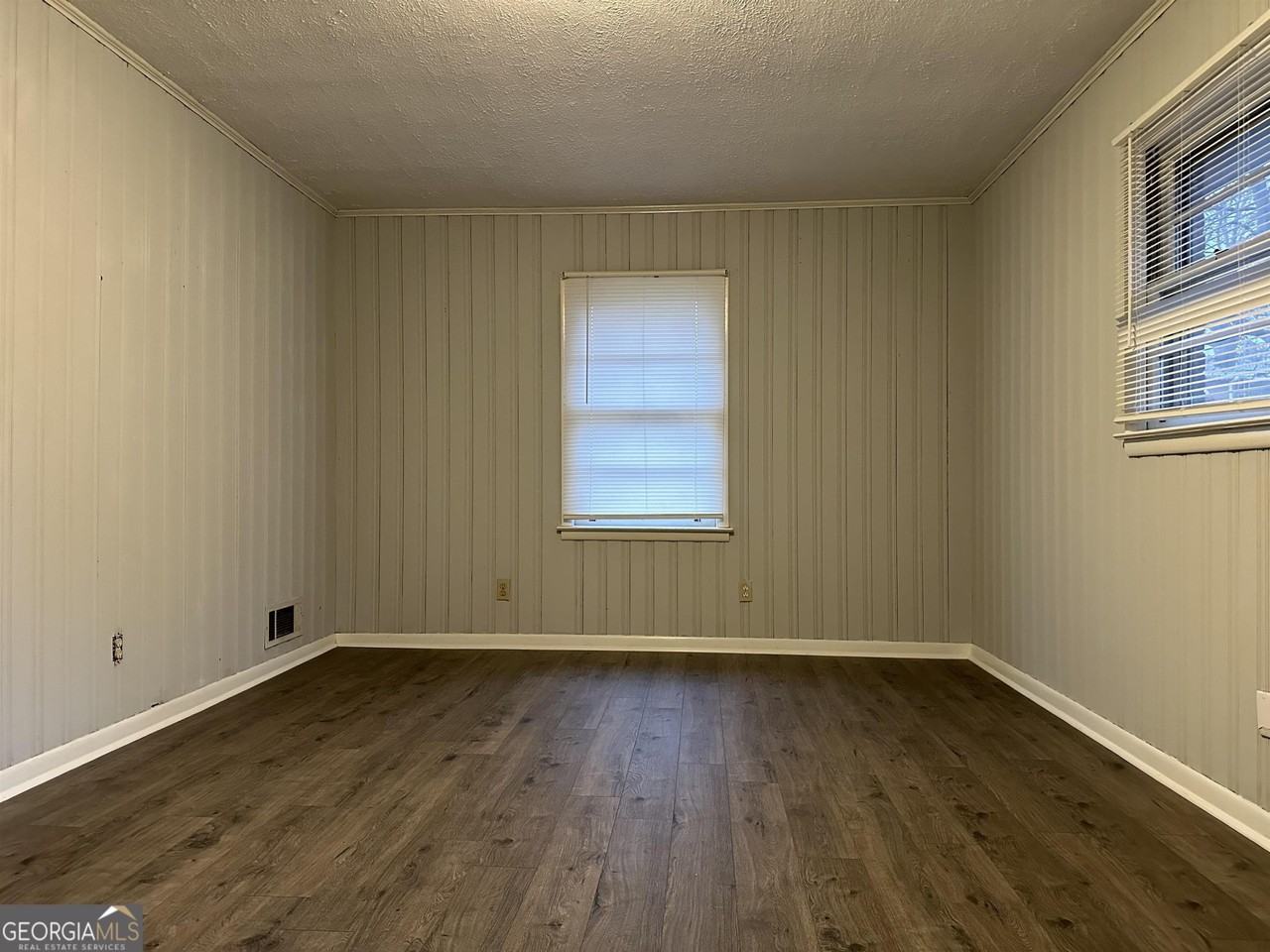 4522 Ridge Dr - Photo 2 of 11
