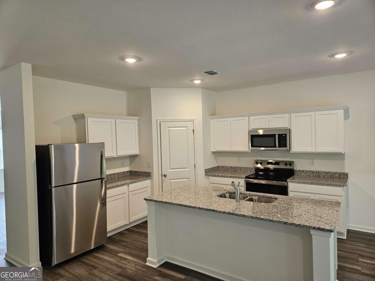 326 Silverton Dr - Photo 3 of 29