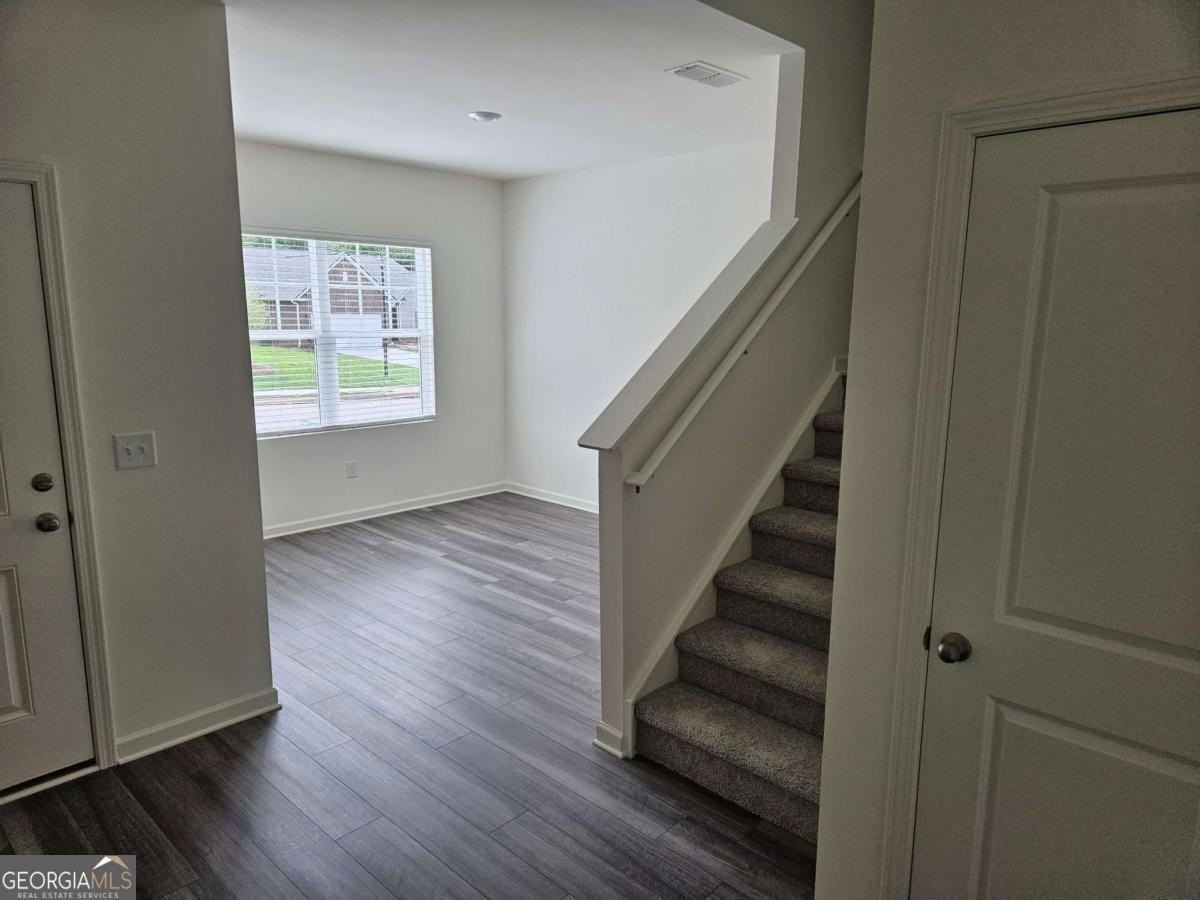 326 Silverton Dr - Photo 6 of 29