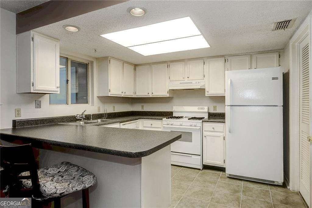 44 Rumson Ct Se - Photo 2 of 34