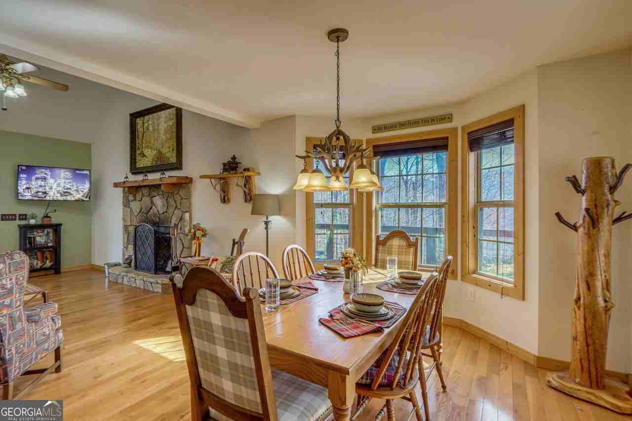 565 Ross Ridge Rd - Photo 6 of 33