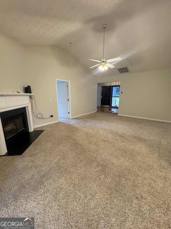 6410 Winston Trce - Photo 5 of 26