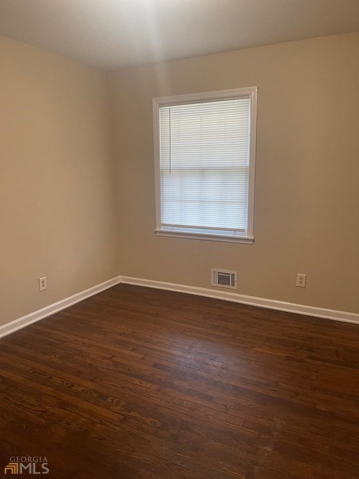 808 S Nottingham Rd - Photo 5 of 9