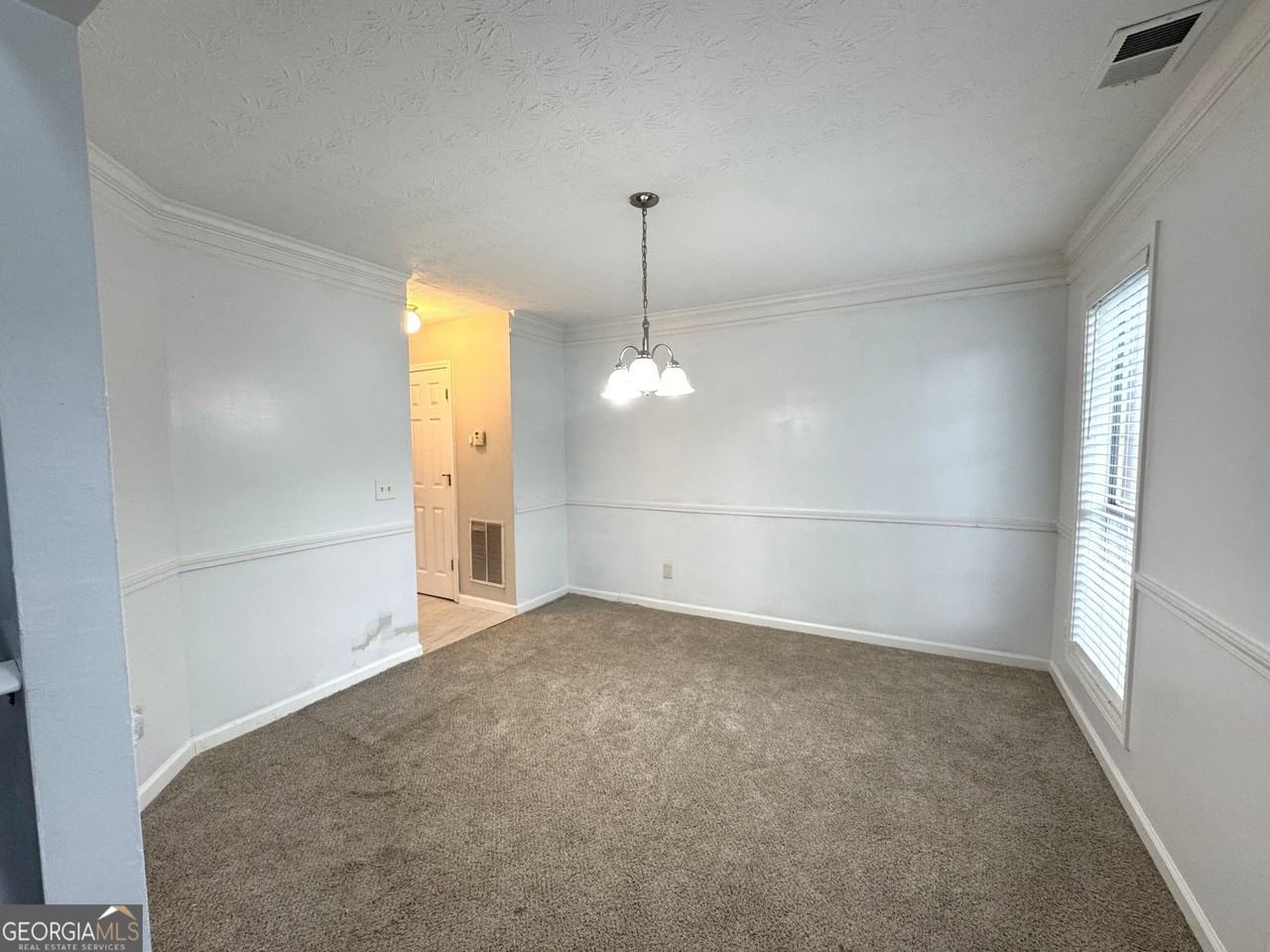 2121 Silva Ct - Photo 5 of 38