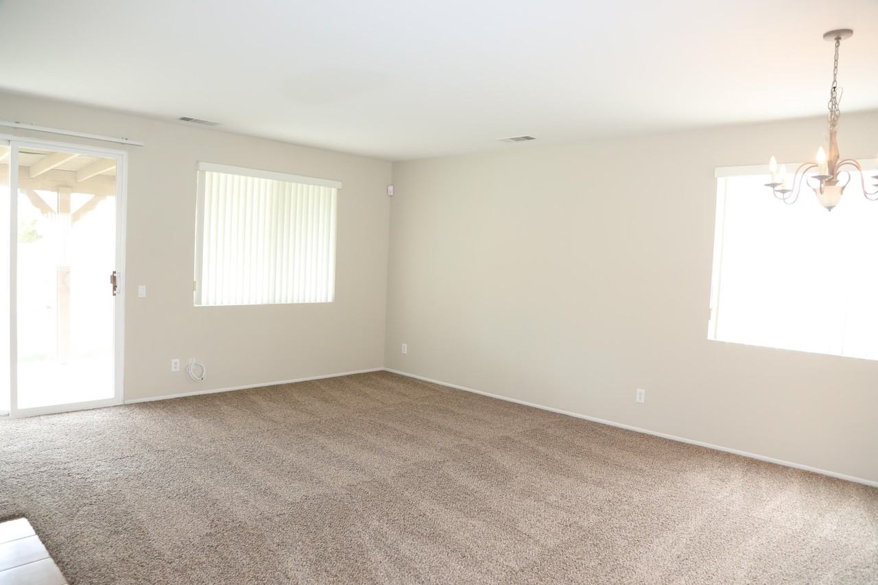 45713 Coventry Ct - Photo 5 of 19