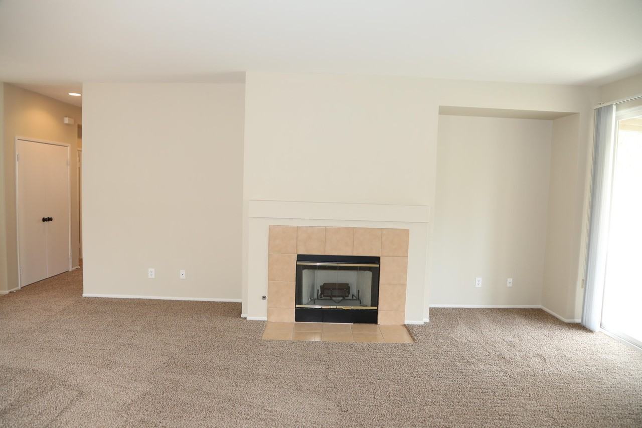 45713 Coventry Ct - Photo 7 of 19