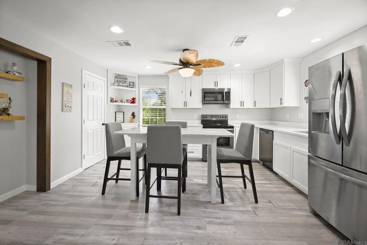 32027 Pats Ln - Photo 3 of 18