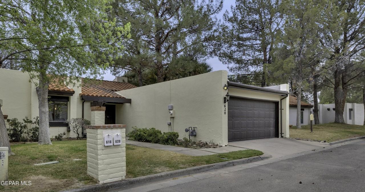 620 Lakeway Dr - Photo 2 of 50