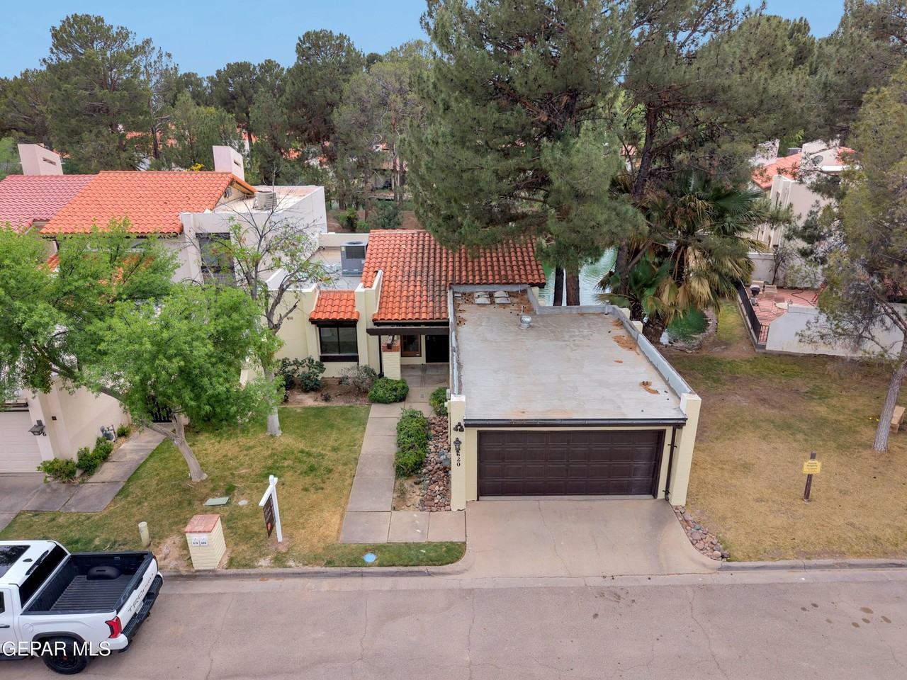 620 Lakeway Dr - Photo 3 of 50