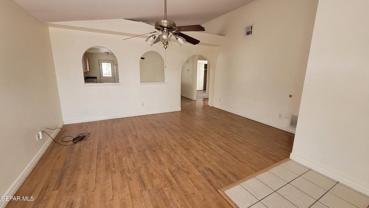 3457 Carlos Moran Ct - Photo 4 of 32