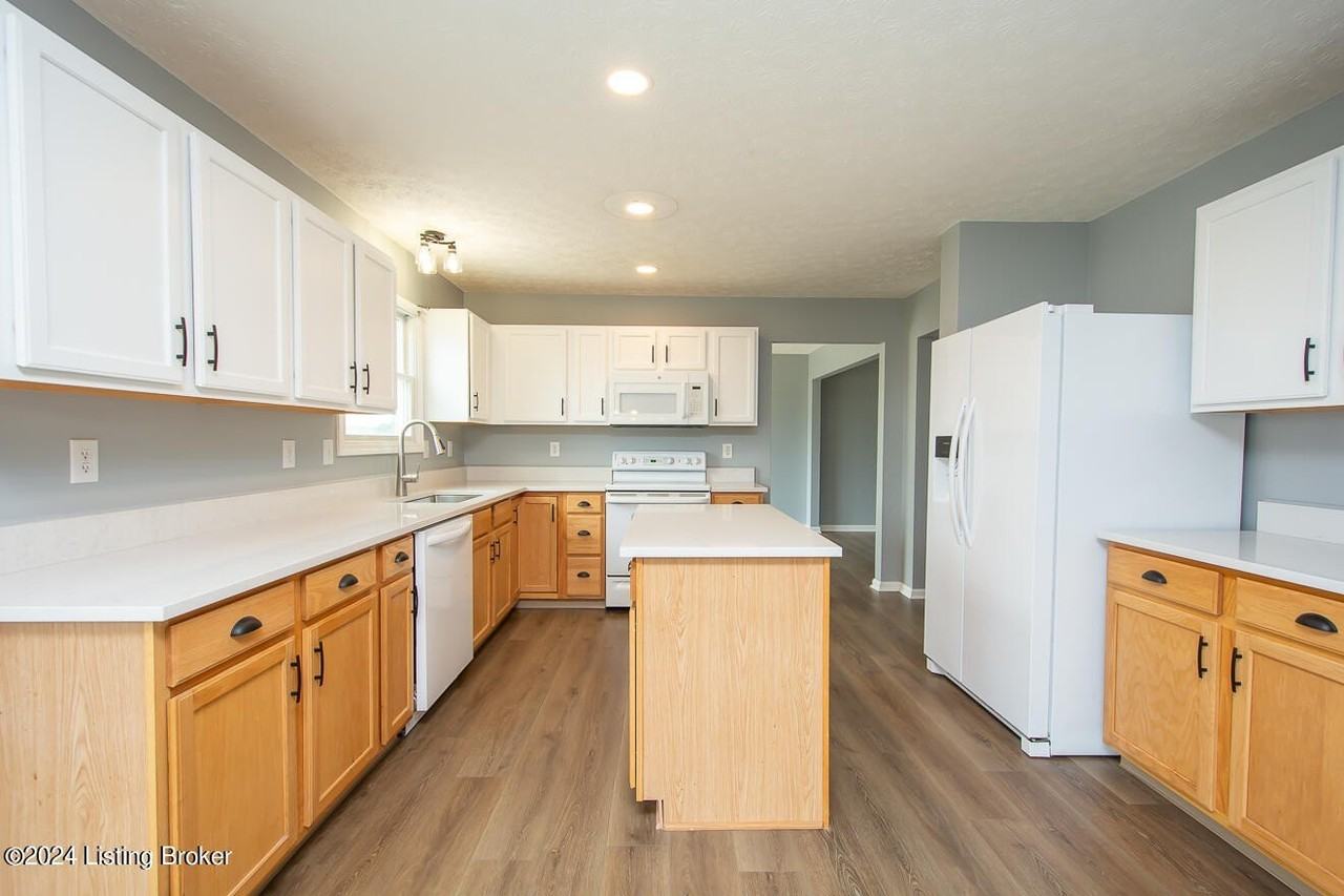 6702 Shallow Rock Dr - Photo 4 of 50