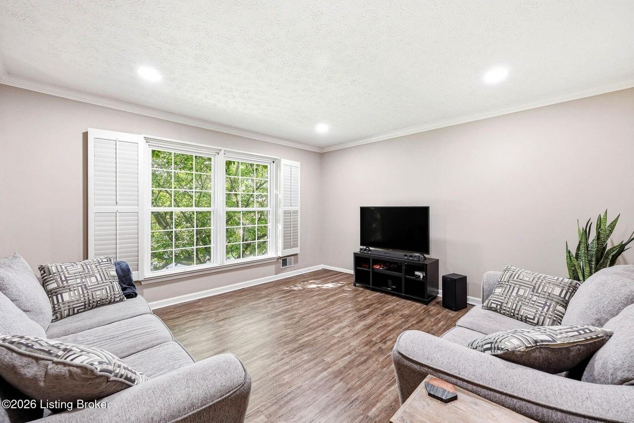 3605 Birnamwood Ct - Photo 6 of 46
