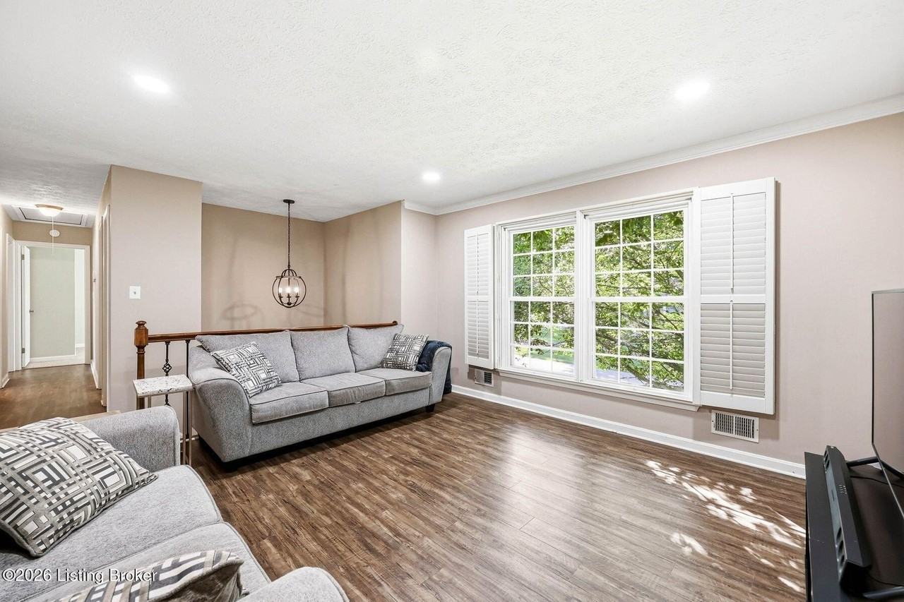 3605 Birnamwood Ct - Photo 7 of 46