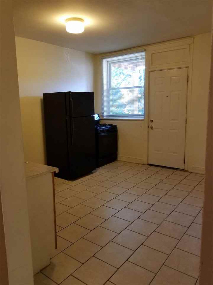 909 W 76th St #909-1 - Photo 4 of 10