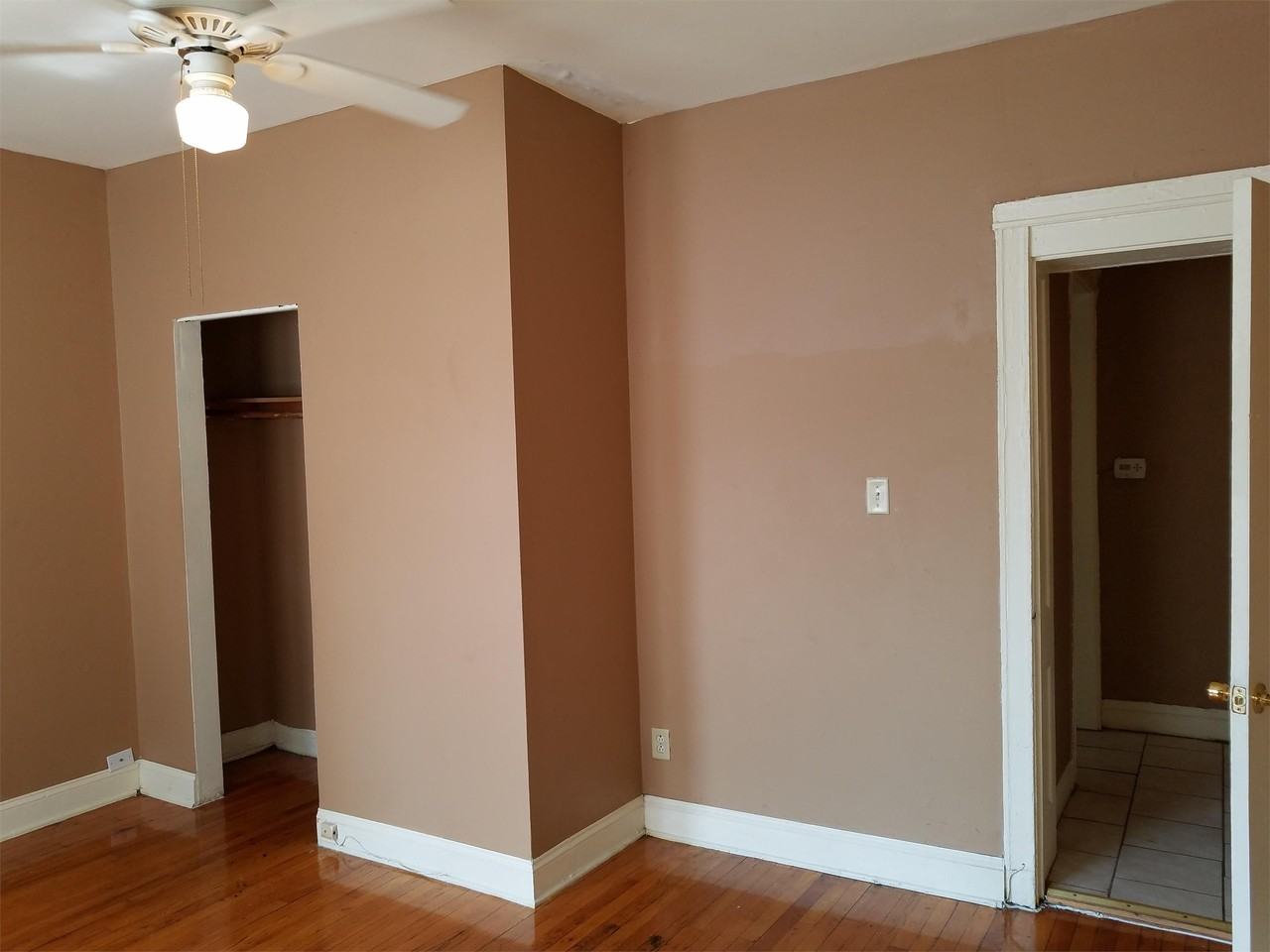 909 W 76th St #909-1 - Photo 6 of 10