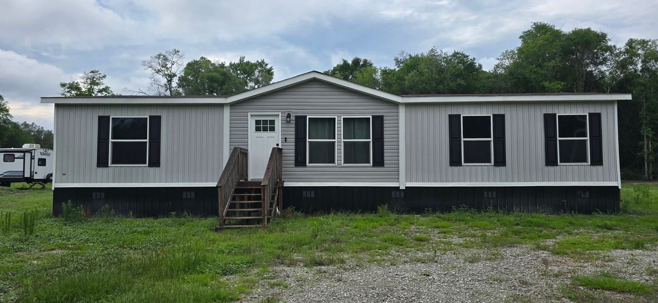 194 Snapper Rd - Photo 2 of 9