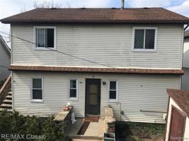 featured image of 381 E Shore Dr