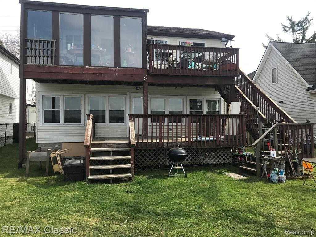 381 E Shore Dr - Photo 2 of 19