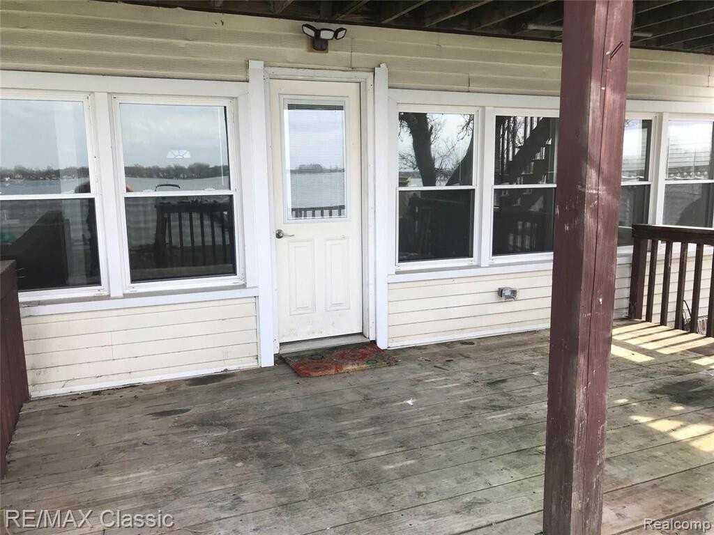381 E Shore Dr - Photo 6 of 19