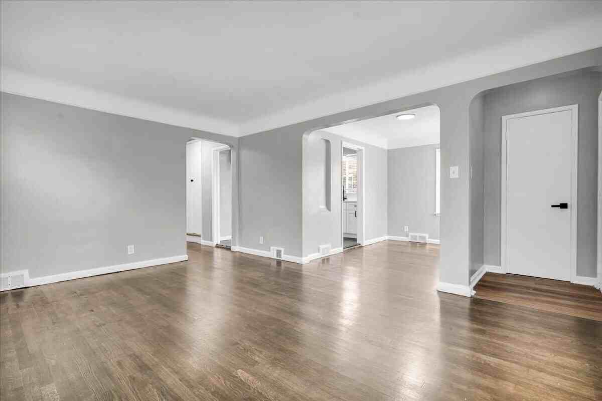 11577 Somerset Ave - Photo 4 of 29