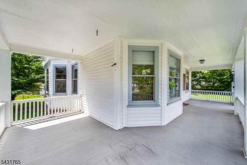 294 Claremont Ave - Photo 4 of 43