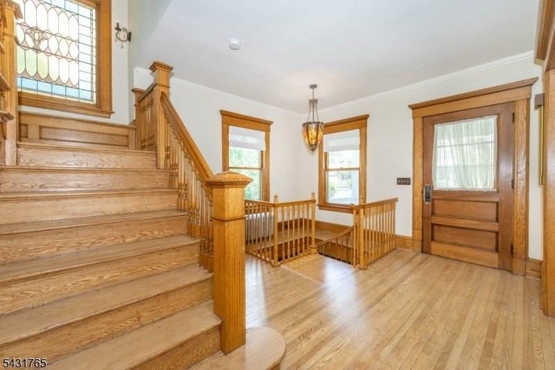 294 Claremont Ave - Photo 5 of 43